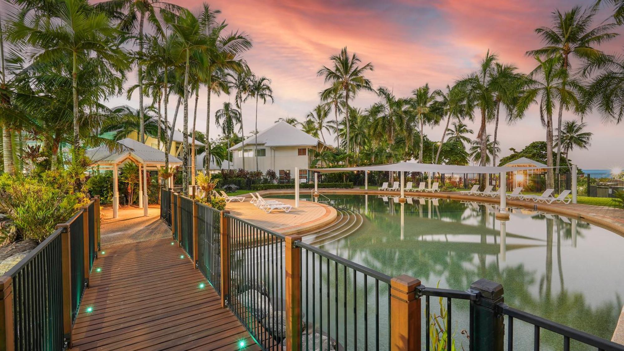 Coral Sands Beachfront Resort Trinity Beach Eksteriør billede