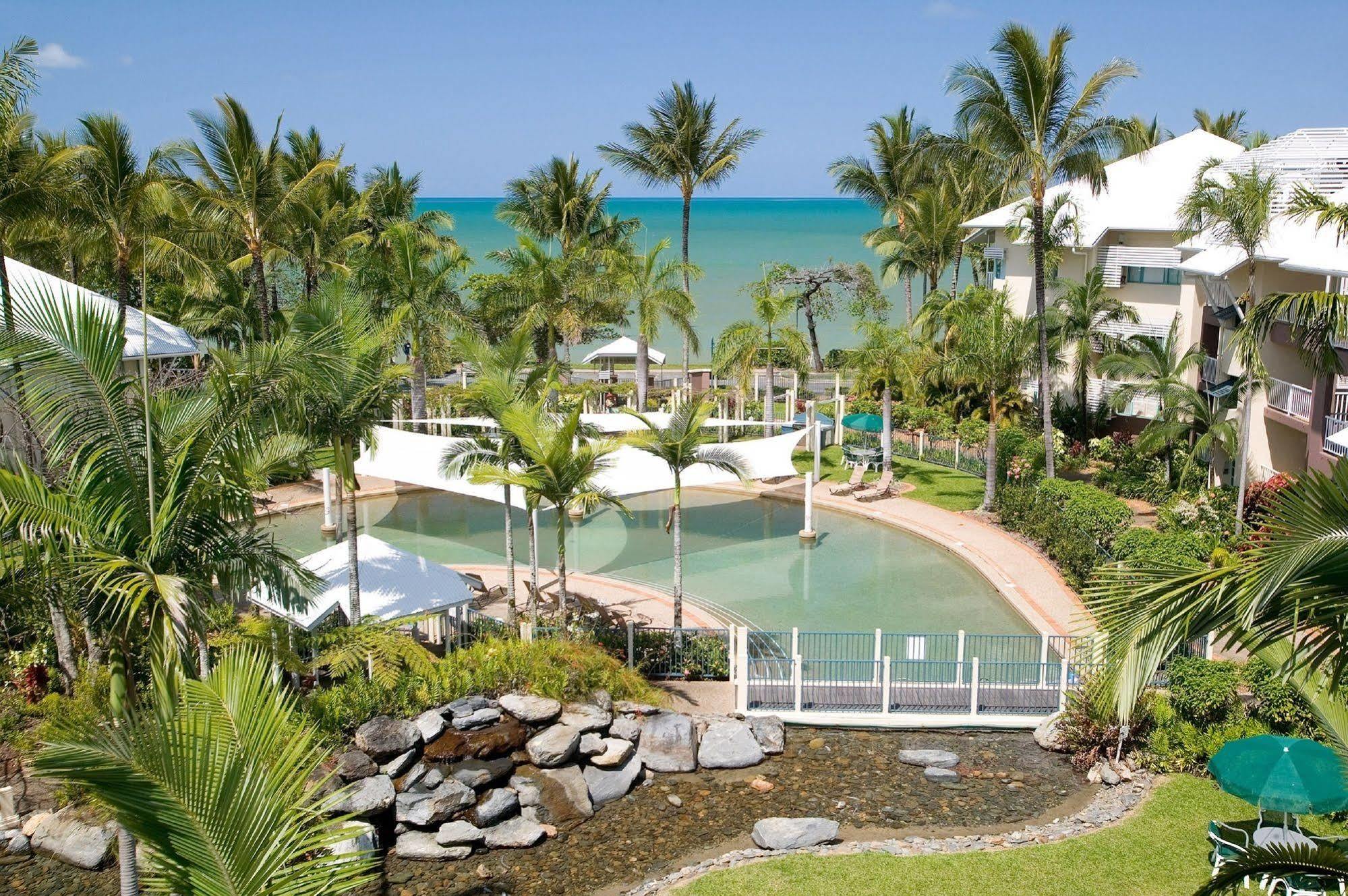 Coral Sands Beachfront Resort Trinity Beach Eksteriør billede